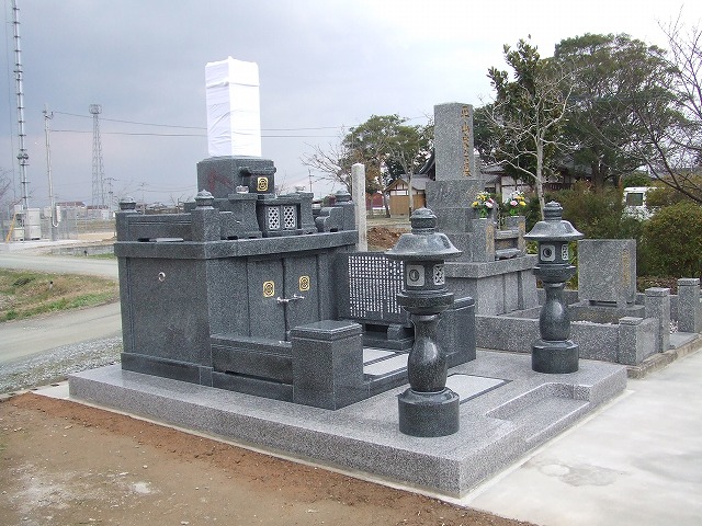 建立例 墓石03