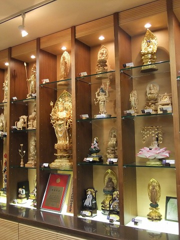 仏像展示の様子